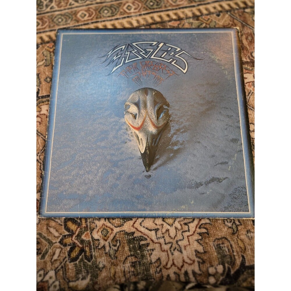 Eagles Their Greatest Hits Embossed Cover 1976 Vinyl LP Record 6E-105